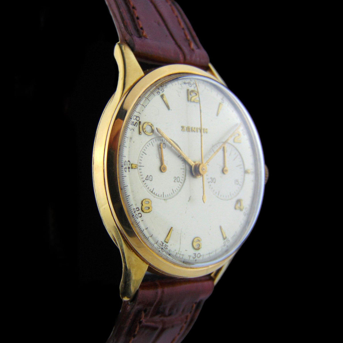 Zenith - Cal. 143 A rare, solid 18Kt gold, Excelsior Park Chronograph - Vintage Watch Leader